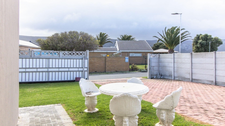 3 Bedroom Property for Sale in Franskraal Western Cape